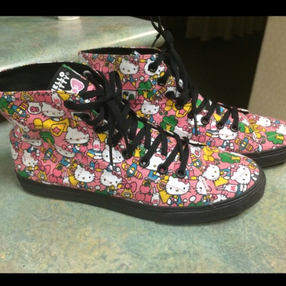 Hello Kitty Vans